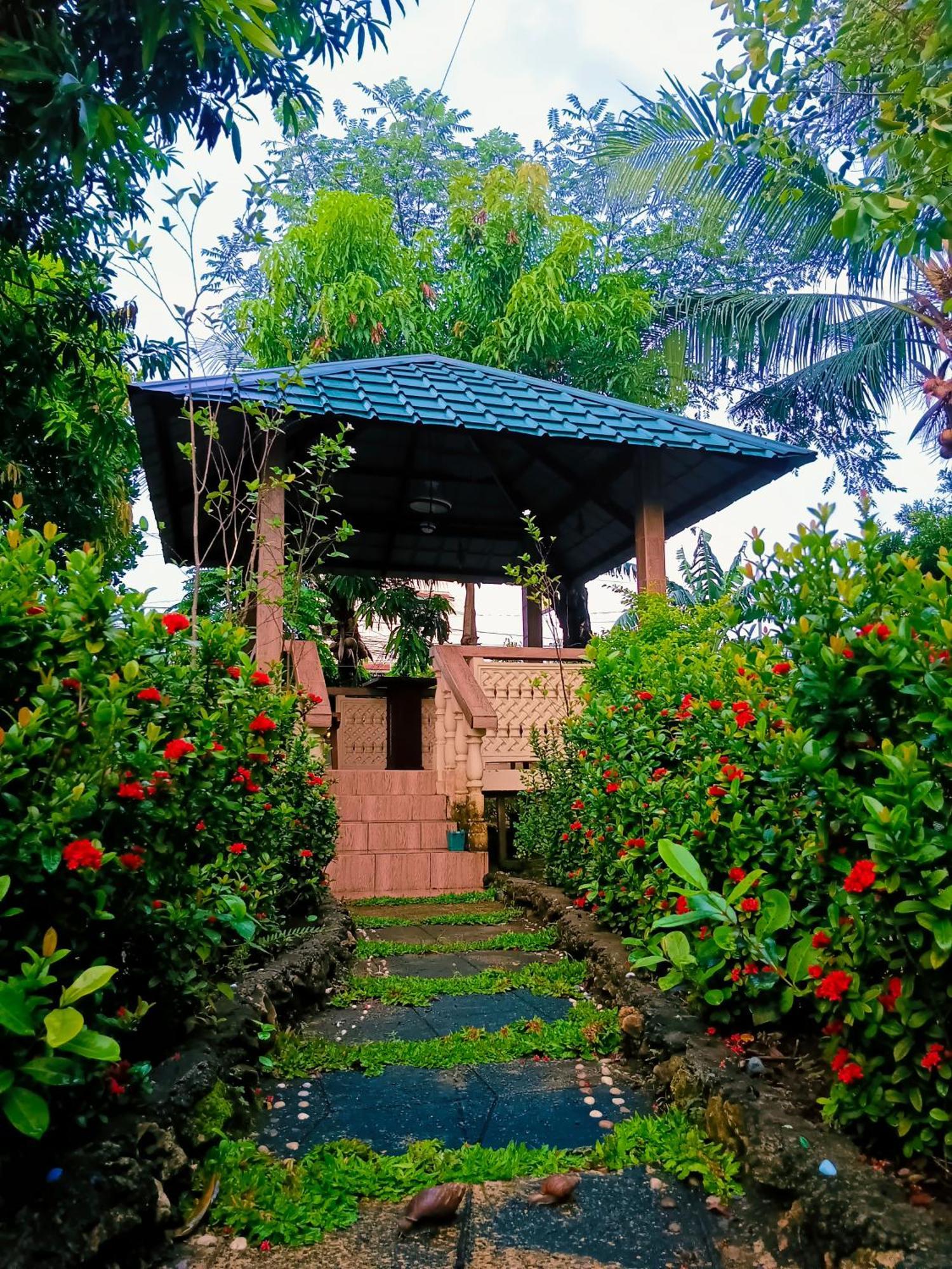 Monte Rio Gardens Bed & Breakfast Alaminos Εξωτερικό φωτογραφία